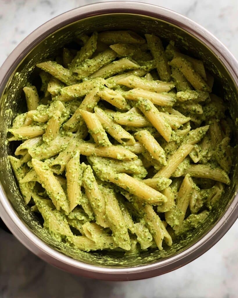 Creamy Avocado Pasta with Spinach and Chili Flakes Recipe